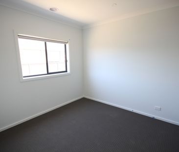 FAMILY HOME IN ALFREDTON CENTRAL NEAR SCHOOLS - Photo 3