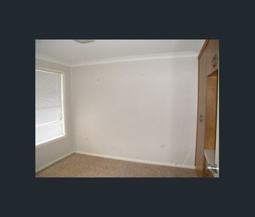 2 BEDROOM UNIT WITH SHARED YARD & GARDEN SHED! - Photo 1