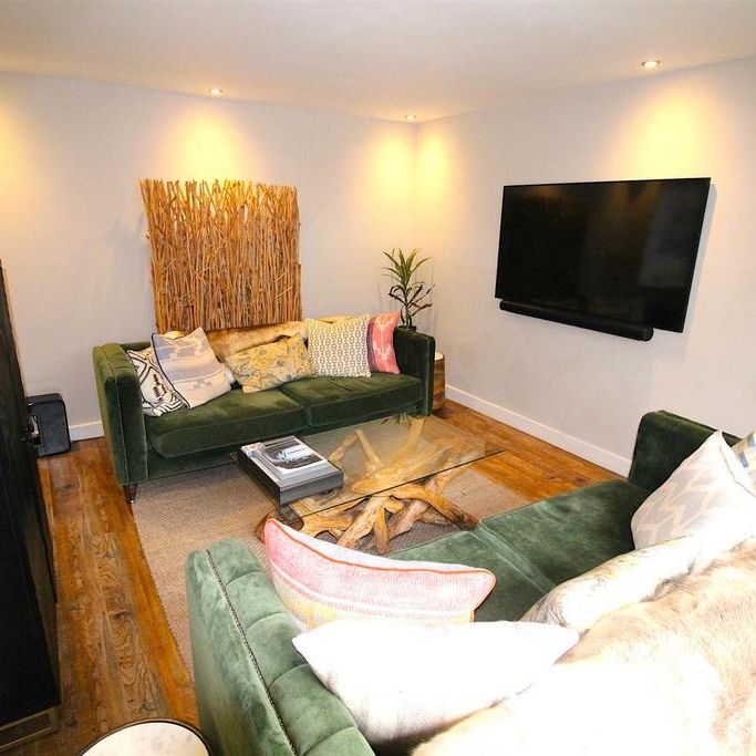 4 bedroom detached house to rent - Photo 1