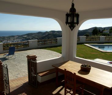 Beautiful villa with beautiful views of Torrox village and the sea ... - Photo 1