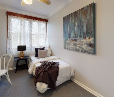 Fully Renovated Family Home - Photo 4
