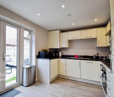3 bedroom terraced house to rent - Photo 2