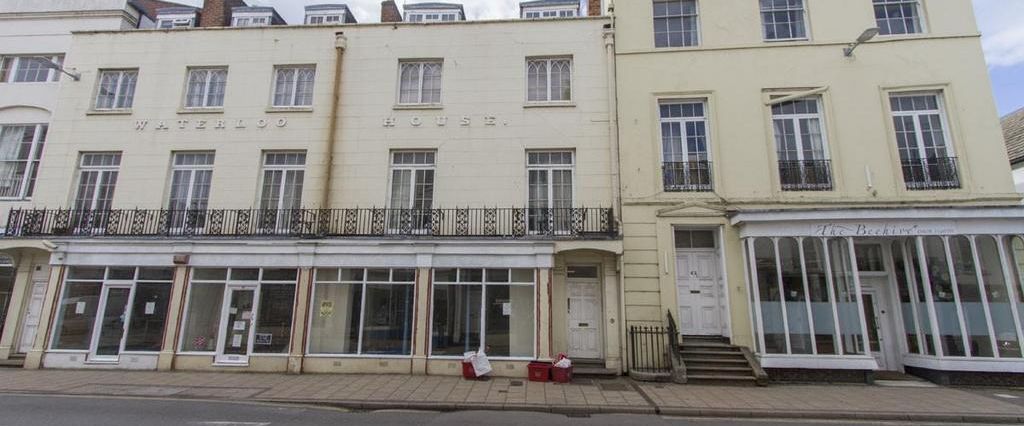 2 bedroom flat to rent - Photo 1