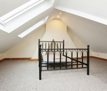 4 bedroom semi-detached house to rent - Photo 5