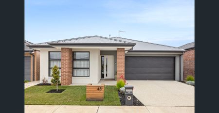 STYLISH, SPACIOUS & PERFECTLY POSITIONED! - Photo 3