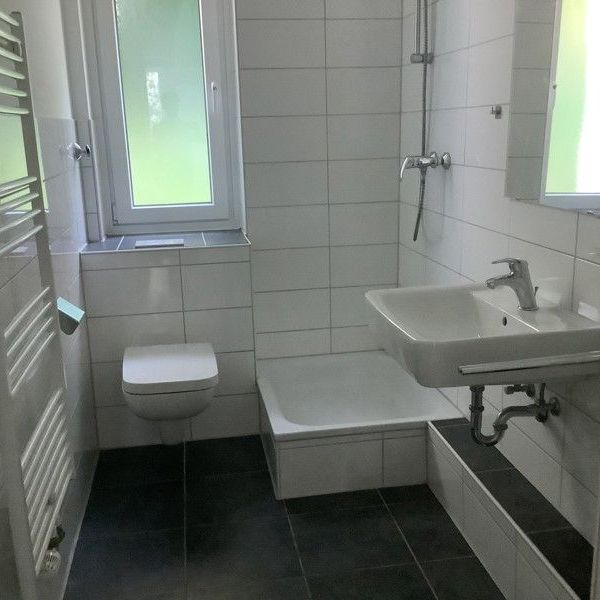 2-Zimmer-Erdgeschoss-Wohnung in energetisch saniertem Haus! - Photo 1