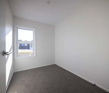 3 Bedrooms, 4 Ruru Lane, Kenepuru - Photo 3