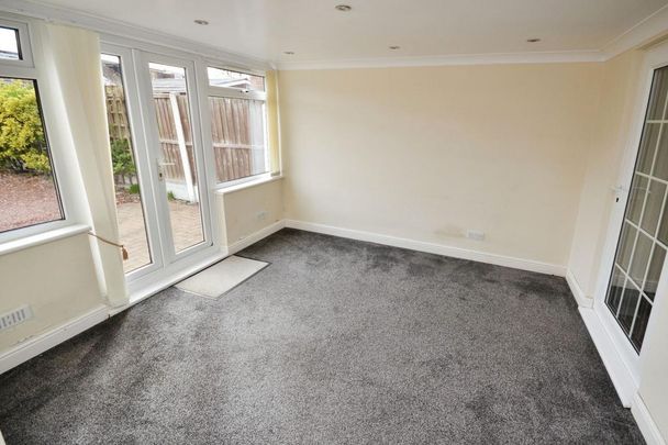 2 bedroom semi-detached bungalow to rent - Photo 1