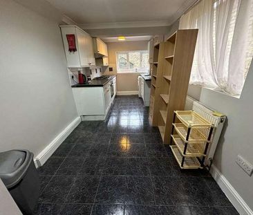 Napier Road, Leytonstone, E11 - Photo 3