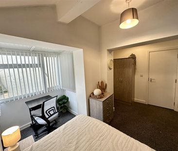 1 bed house share to rent in St. Annes Street, Burnley, BB12 - Photo 1