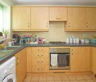 2 bedroom end of terrace house to rent - Photo 5