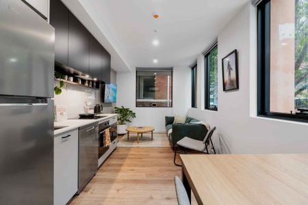 4 Bedroom Apartment with Ensuite - Photo 2