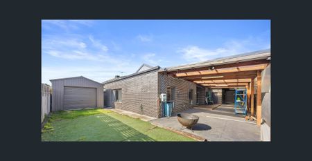 Multiple Living Zone, 3rd Covered Car Park for Caravan/Boat, Big Shed - Photo 2