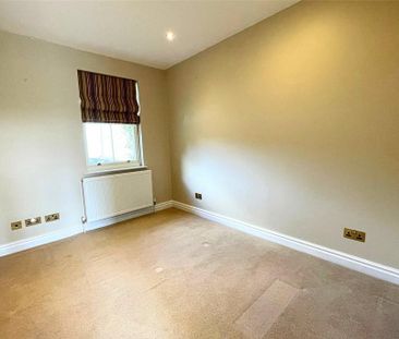 4 bedroom detached house to rent - Photo 3