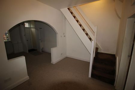 2 Bedroom Terraced House for Rent - Photo 4