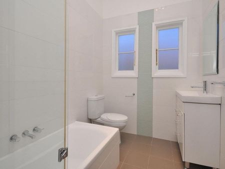 Renovated and air-conditioned, with fully fenced yard. - Photo 2