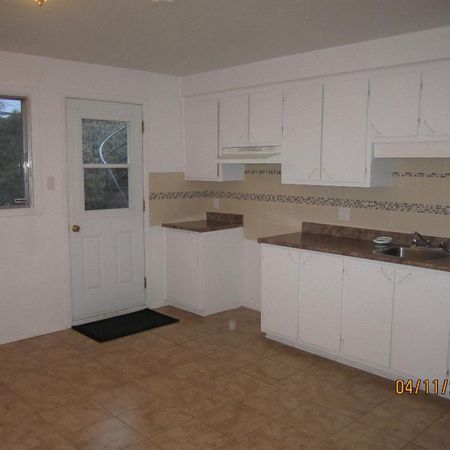 À 5 min. du Terminus de St-Eustache - Photo 4