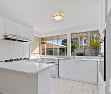 Palatial Living Awaits - Photo 6