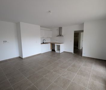 Location Appartement 3 pièces 65m² ISTRES 13800 - Photo 3