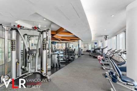 Condo in North Vancouver, BC - Photo 5
