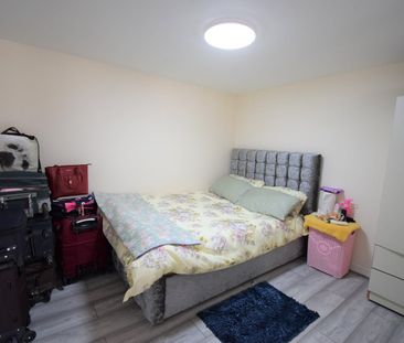 2 Bed Detached House, Portland Terrace, IG1 - Photo 2