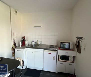 Location Appartement 2 pièces 47m² VENDIN LE VIEIL 62880 - Photo 2