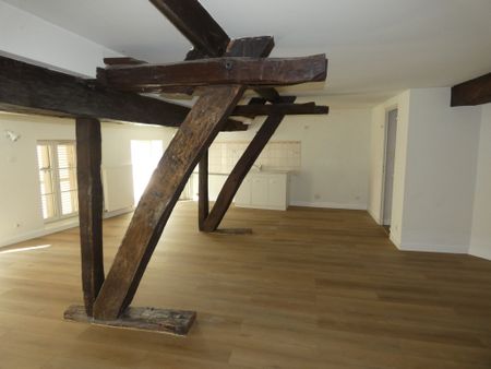 Location Appartement 3 pièces 83m² BEAUNE 21200 - Photo 2