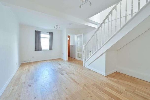 Sparrows Herne, Wd, Bushey, WD23 - Photo 1