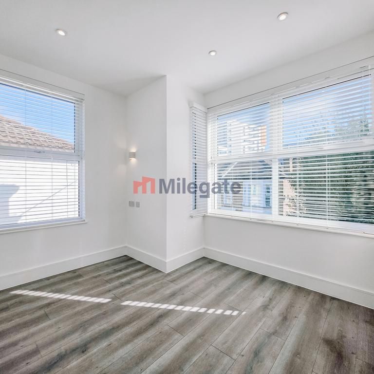 3 bedroom flat to rent - Photo 1