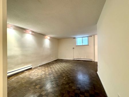 For Lease - 570 Eglinton Avenue Unit# 4, Toronto, Ontario - Photo 5