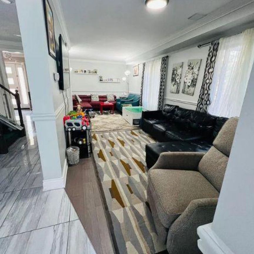 For Lease - 6335 Plowmans Heath Drive Unit# Upper, Mississauga, Ontario - Photo 1