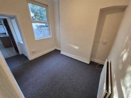 2 bedroom terraced house to rent - Photo 3