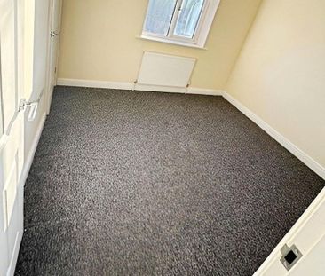 3 bedroom detached house to rent - Photo 2