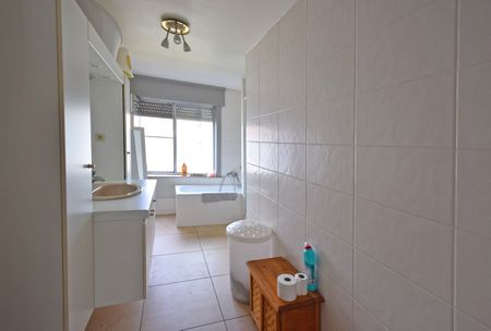 HALFOPEN WONING MET 3 SLAAPKAMERS EN AANGENAME TUIN - Photo 5