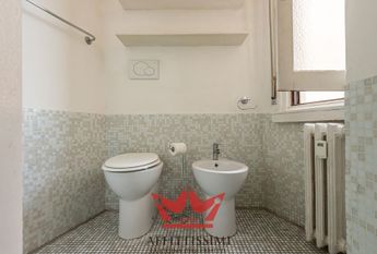 Rif. 772 | bilocale con balcone con vista sulla darsena.