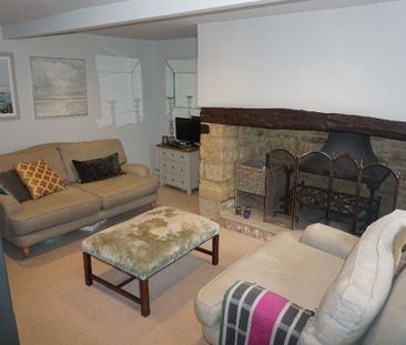 2 bedroom terraced house to rent - Photo 2