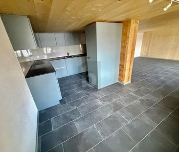 LIGHT-FLOODED, SPACIOUS AND WELL-MAINTAINED - Photo 1