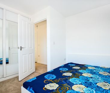 5 bedroom semi-detached house to rent - Photo 4