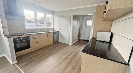 THREE BEDROOMS IN SHANNON - Photo 3