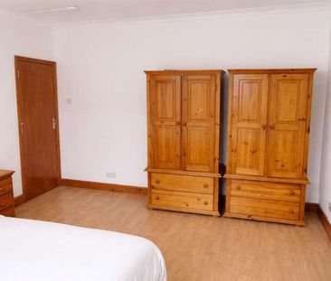 Gainsborough Gardens, London, NW11 - Photo 2