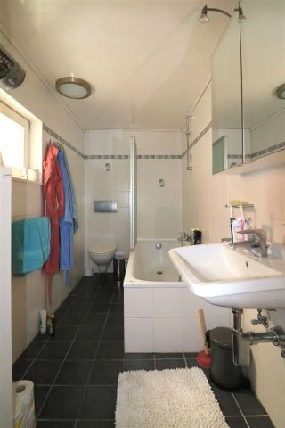 Stadswoning met 3 slpk., toffe keuken en binnenplaats te Kessel-Lo - Photo 3