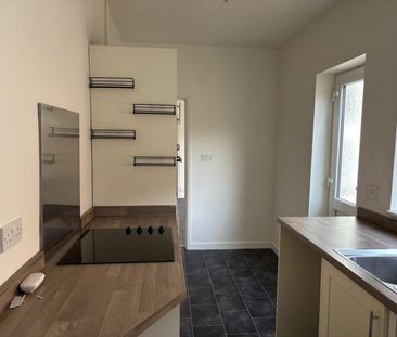 3 BED Terraced House To rent - Photo 2