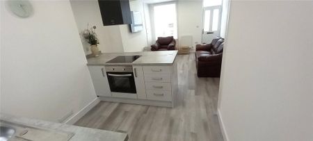 2 bedroom terraced house to rent - Photo 3