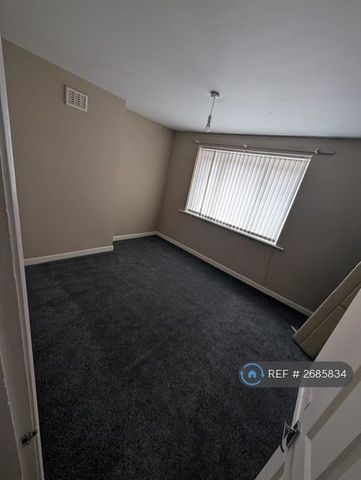 3 bedroom terraced house to rent - Photo 2