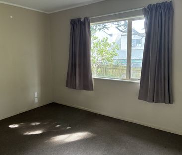 Tidy Family house at Kelston - Photo 1