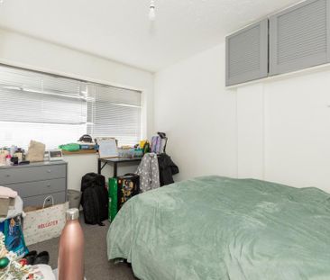 6 bedroom detached house to rent - Photo 3