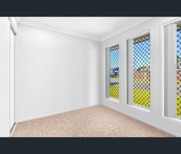 Modern 4 Bedroom Home in a Convenient Location - Photo 6