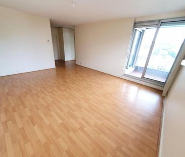Location Appartement 4 pièces 90m² CHAMALIERES 63400 - Photo 2