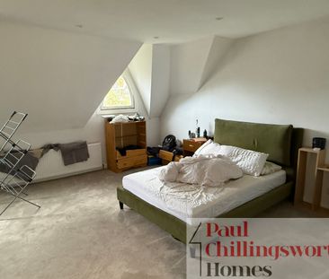 1 bed Top Floor Apartment - Photo 3
