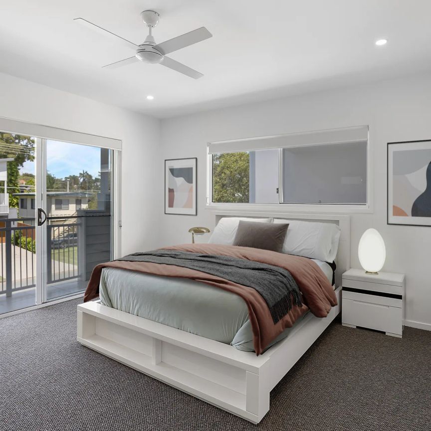 Near new 4-Bedroom Home with Pool & Luxury Features. Contact Julie Sykes 0438 050 110 The weekly rent will increase to $975 on 21.03.2025 - Photo 1